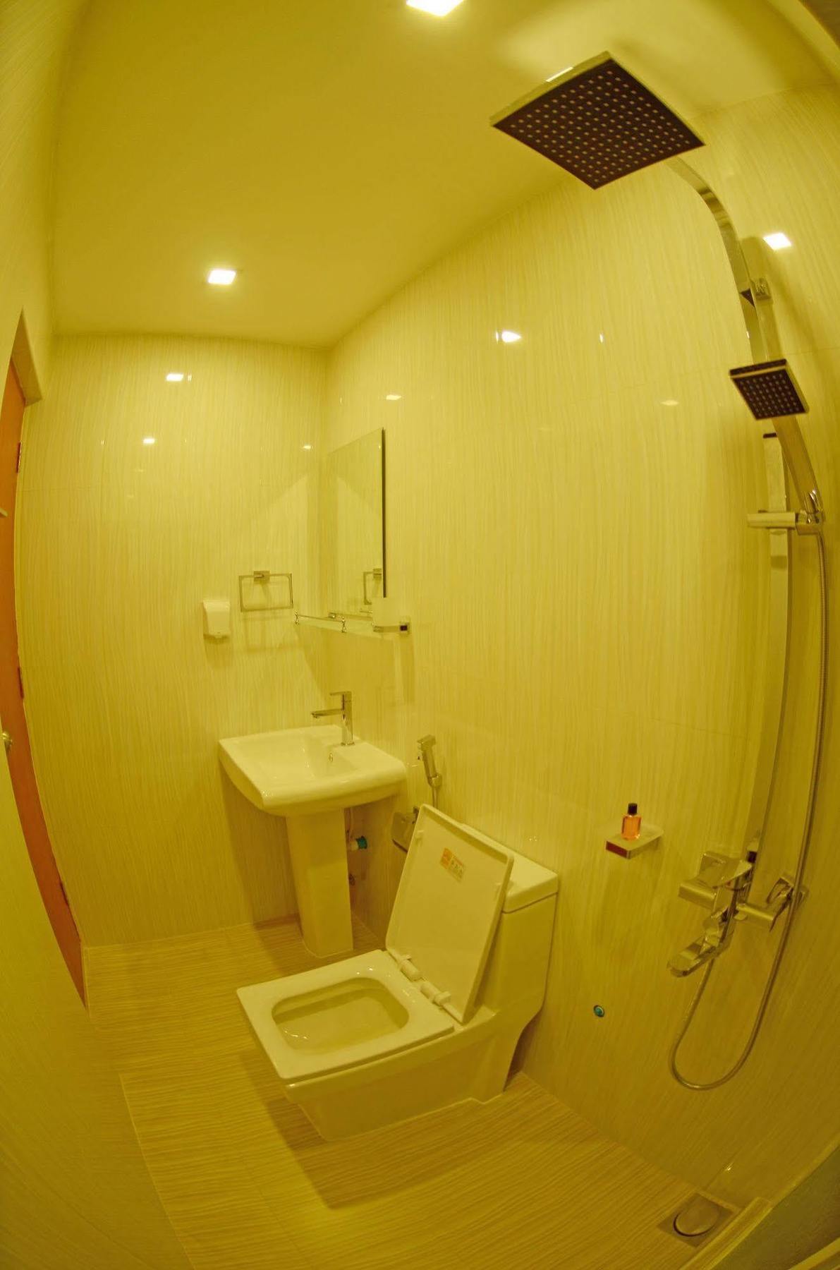 Royal Pearl Inn Maafushi Esterno foto
