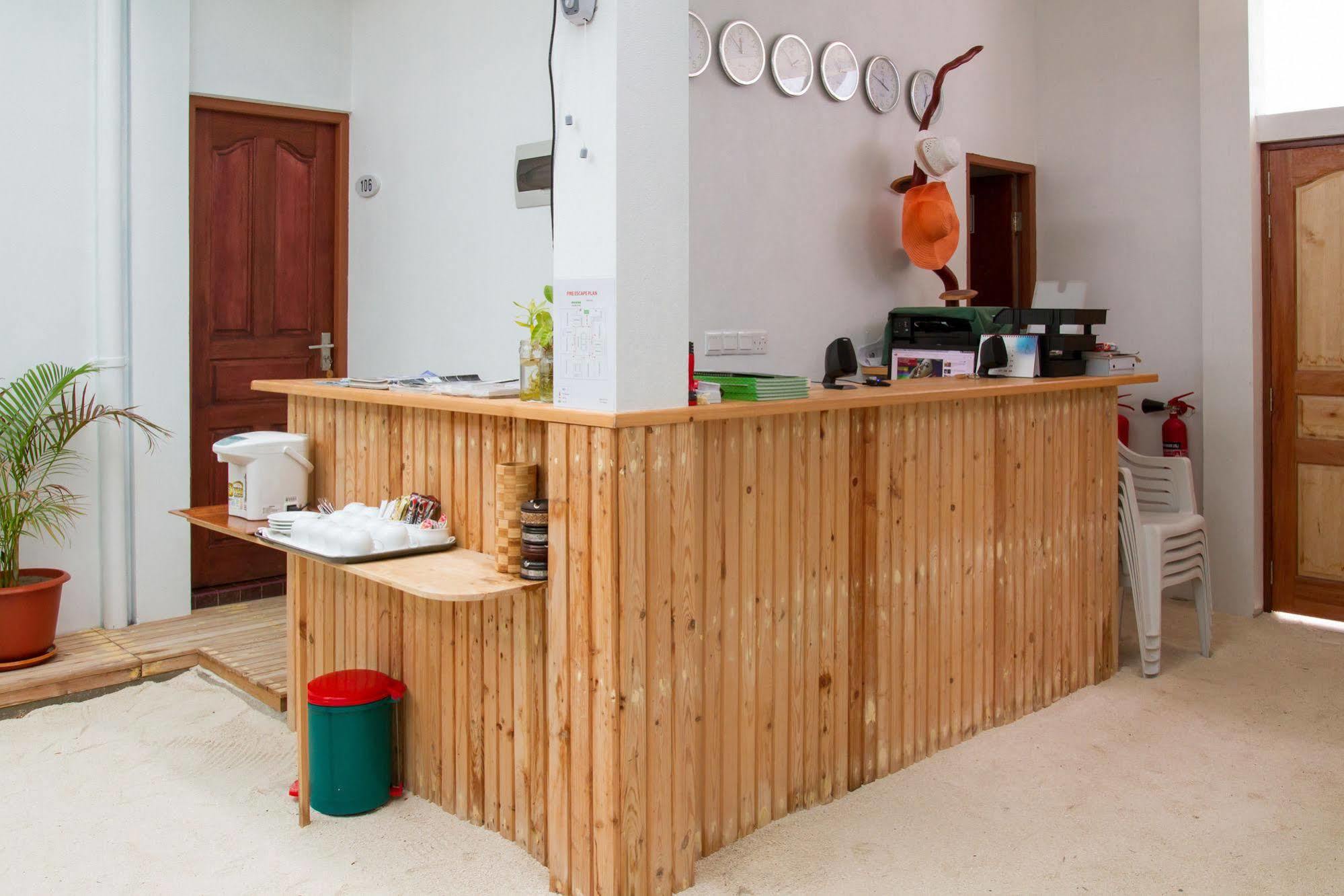 Royal Pearl Inn Maafushi Esterno foto