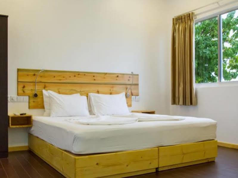 Royal Pearl Inn Maafushi Esterno foto